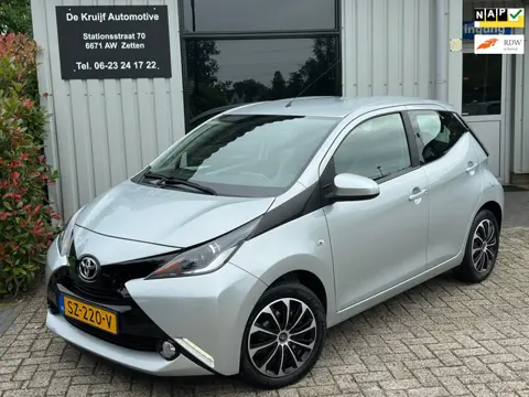 Toyota Aygo 1.0 VVT-i x-nav|CAMERA|CARPLAY|LED|RIJKLAAR|NAP|NL-AUTO
