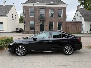 Skoda Octavia 1.5 TSI First Edition LEER NAVI 150 PK NEW MODEL EERSTE EIGENAAR