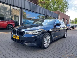 BMW 5-serie Touring 520e luchtvering Business Edition Plus Navi Leer Achteruitrijcamera Electrische 