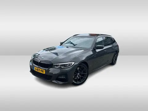 BMW 3 Serie Touring 330i High Exe. M Sport / Panoramadak / Camera / Leder / CarPlay / 19'' / Sportst
