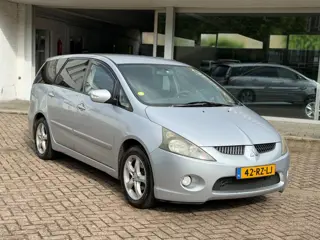 Mitsubishi Grandis 2.4-16V Intense|Nieuwe APK|7 Persoons|Set winterwielen