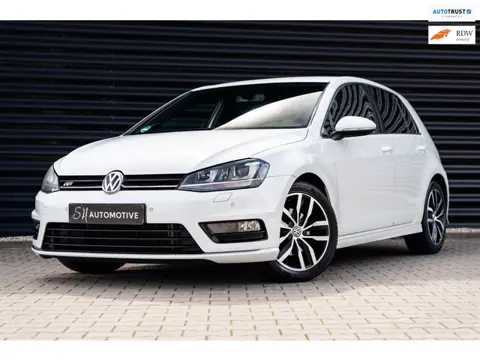 Volkswagen Golf 1.4 TSI Business Edition R-line / Stoelverwarming / Bluetooth / Alcantara