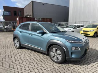 Hyundai Kona EV Premium 64 kWh | Trekhaak | SOH 100% |