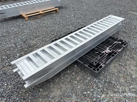 6 Ton Aluminum Loading Ramps (Unused) (bj 2025)