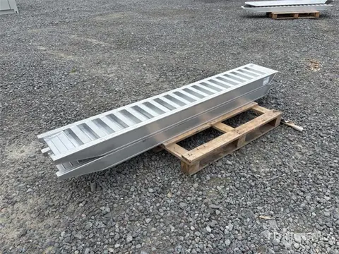 6 Ton Aluminum Loading Ramps (Unused) (bj 2025)