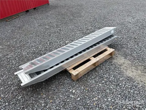 6 Ton Aluminum Loading Ramps (Unused) (bj 2025)
