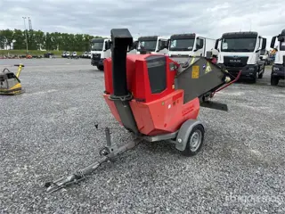 See GS/Tiger Tow-Behind Wood Chipper (bj 2016)