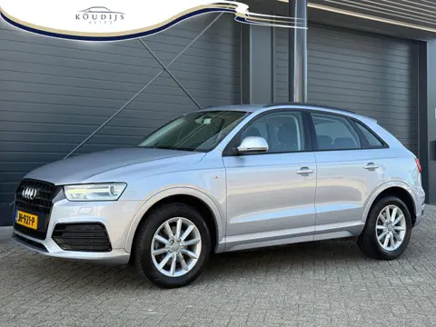 Audi Q3 1.4 TFSI CoD, S-line, Bi-Xenon, PDC, Elektrisch klep, Trekhaak, Zeer netjes