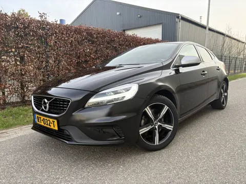 Volvo V40 2.0 T4 Business Sport / R-DESIGN / LEER / NAVI / CRUISE / STOELVERWARMING