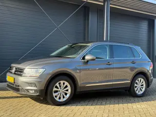 Volkswagen Tiguan 1.4 TSI ACT Comfortline, Carplay, Adaptive cruise, Trekhaak, Volledig onderhouden