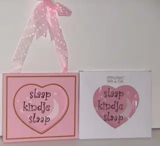 SLAAP KINDJE SLAAP ROSÉ WANDDECORATIE Appletree NIEUW