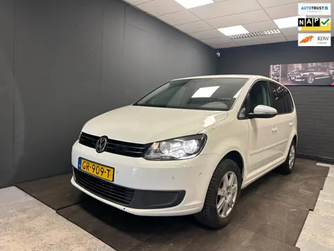 Volkswagen Touran 2.0 TDI BlueMotion CARPLAY APK 2-2027 LM DSG 2015.