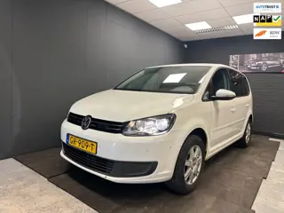 Volkswagen Touran 2.0 TDI BlueMotion CARPLAY APK 2-2027 LM DSG 2015.