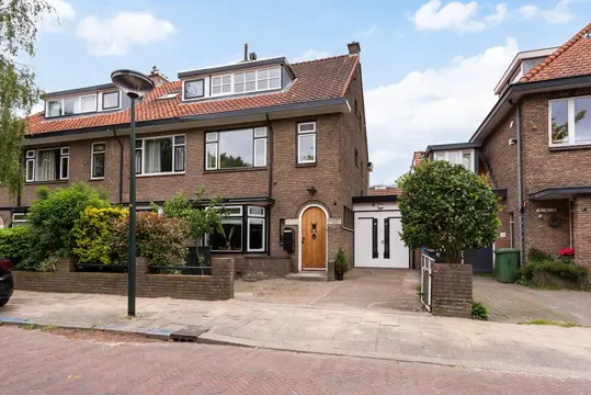 Woning aan de Hoekenburglaan te Voorburg