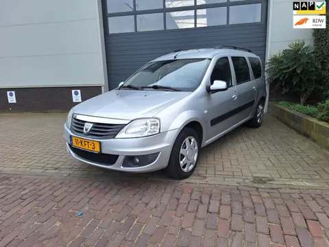 Dacia Logan MCV | 1.6 Lauréate 7p. | Airco |