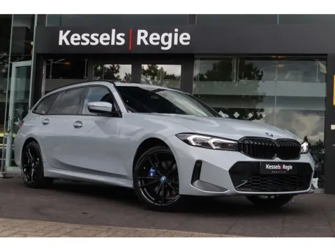 BMW 3 Serie Touring 330e xDrive M-sport Pro | Pano | Memory | Matrix | HiFi | Keyless | Carbon | Amb