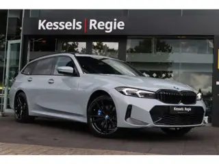BMW 3 Serie Touring 330e xDrive M-sport Pro | Pano | Memory | Matrix | HiFi | Keyless | Carbon | Amb