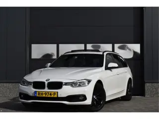 BMW 3 Serie Touring 318i Corporate Lease High Executive Pano - Trekhaak - Leer - NAP