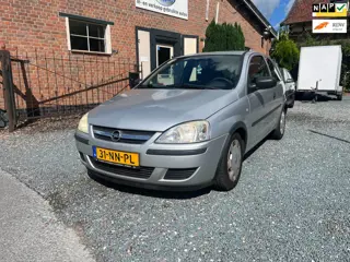 Opel Corsa 1.2-16V Essentia ( Airco + Elektrische ramen )