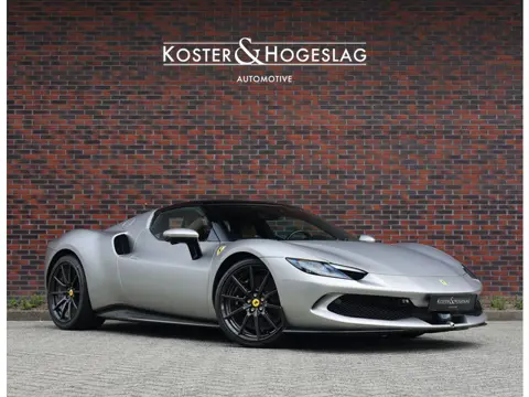 Ferrari 296 GTB 3.0 V6 | Atelier - Lift - Carbon (bj 2023)
