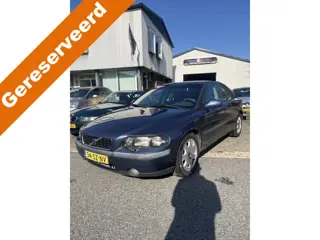 Volvo S60 2.4 Edition Goed rijdende S60 met bijna alle optie,s Prijs is inclusief nieuwe Apk keuring