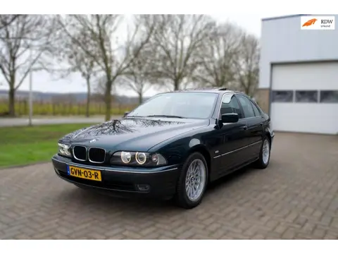 BMW 5-serie 528i uitzonderlijke staat, roestvrij
