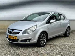 Opel Corsa 1.2-16V '111' Edition | 1ste eig, cruise, airco, apk jul 27 |