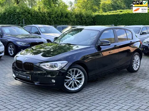 BMW 1-serie 114i Upgrade Edition|Nieuwe Ketting + Klepseals|Leder|Xenon|Navigatie|Cruise control|Air