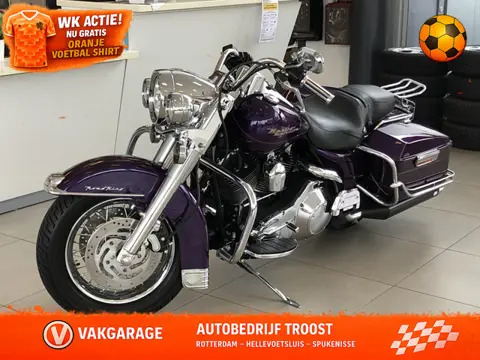 Harley-Davidson Tour 88 FLHR Road King Laced Wheels, NL Motor, Lage km stand, Vol Chrome, Nieuwstaat