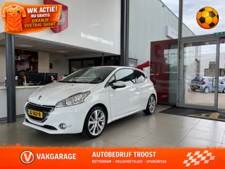 Peugeot 208 1.6 THP Allure,Navigatie,Parkeerassistent,Climate&Cruisecontrol,Bleutooth,Leder/Alcantar