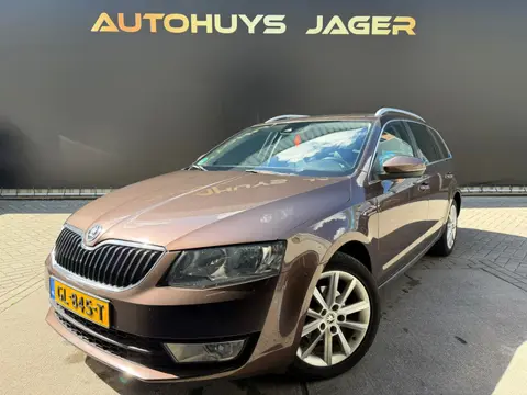 Skoda Octavia Combi 1.2 TSI Greentech Ambition Businessline Automaat Leder Sensoren Stoelverwarming
