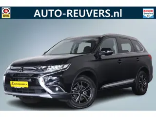 Mitsubishi Outlander 2.0 / CarPlay / Trekhaak / Cam / 4s Band