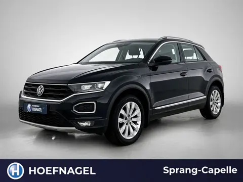 Volkswagen T-Roc 1.5 TSI Sport | Trekhaak | Camera | CarPlay | Stoel-/Stuuverwarming | Adaptive Crui
