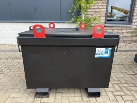 Tolsma Kiwa IBC 600 liter Dieseltank Fuel tank met handpomp Milieutank