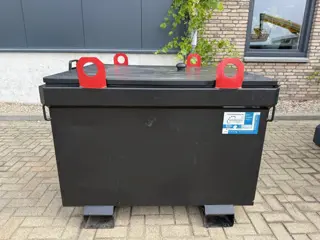 Tolsma Kiwa IBC 600 liter Dieseltank Fuel tank met handpomp Milieutank
