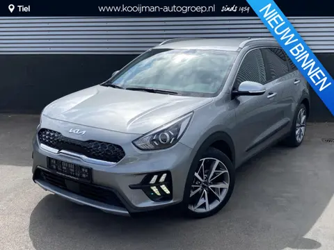 Kia Niro 1.6 GDi Hybrid DynamicLine Plus Navigatie, Achteruitrijcamera, Smart Key, Privacy glass, 18