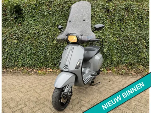 Vespa Sprint NARDO GREY Scooter BETAAL met in3