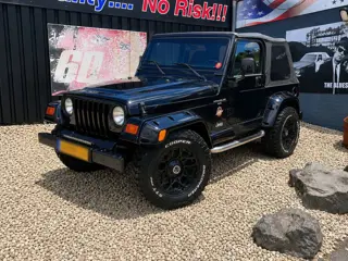 Jeep Wrangler 4.0i-BLACK SAHARA EDITION-