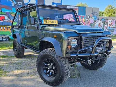 Land Rover Defender 110 Crew Cab 2.4 TD special edition