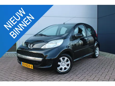 Peugeot 107 1.0-12V XS Premium 5-drs Automaat Airco met nieuwe APK