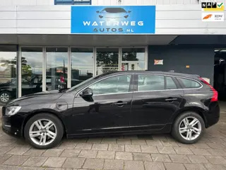 Volvo V60 2.4 D6 AWD Plug-In Hybrid Momentum (RA portier schade)