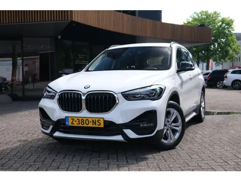 BMW X1 XDrive25e High Executive|Rijklaar!|Camera|Trekhaak|LED|Keyless|Stoelverwarming|Clima|Cruise