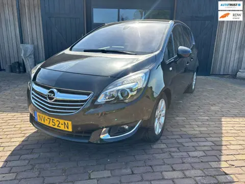 Opel Meriva 1.4 Turbo Blitz , TREKHAAK , CAMERA , NAVIGATIE ,STOEL EN STUURVERWARMING.