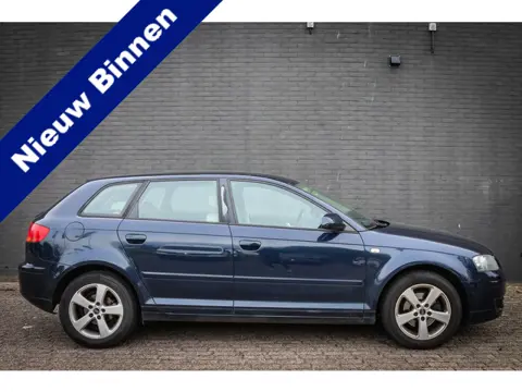 Audi A3 Sportback 1.6 Attraction Net binnen-Nu al te bezichtigen