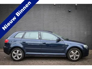 Audi A3 Sportback 1.6 Attraction Net binnen-Nu al te bezichtigen