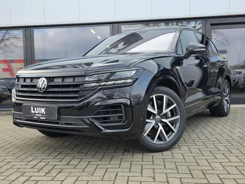 Volkswagen Touareg 3.0 TSi 4MOTION R + PANO DAK + LED + TREKHAAK + LUCHTVERING