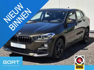 BMW X2 sDrive18i High Executive TREKHAAK!