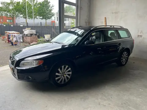 VOLVO V70 2.0 D3 LIM. EDITION Prachtig leder!!unieke auto