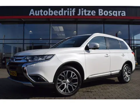 Mitsubishi Outlander 2.0 Automaat Connect Pro LED | Carplay | Camera | Trekhaak | Rockford Audio | D