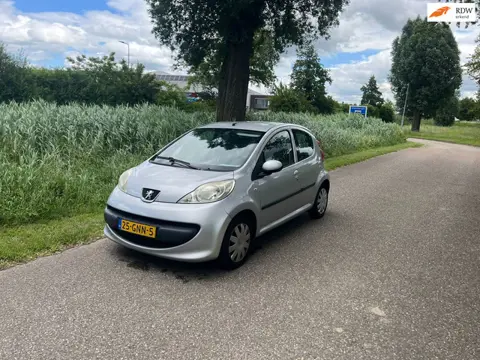Peugeot 107 1.0-12V XS Automaat Airco Cruise Elk Ramen Toerenteller